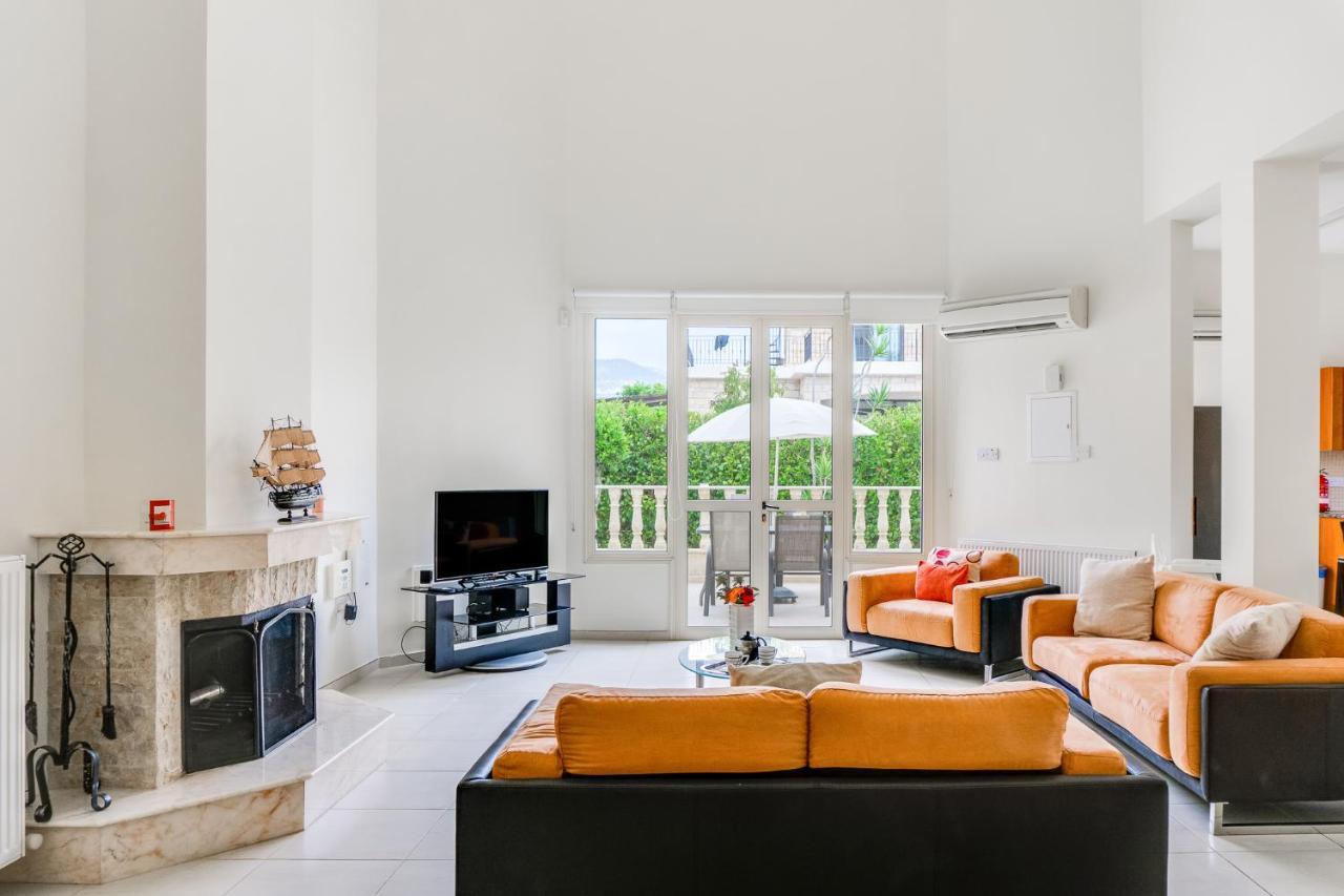 Villa Deja Blue By Ezoria Villas Coral Bay Eksteriør billede